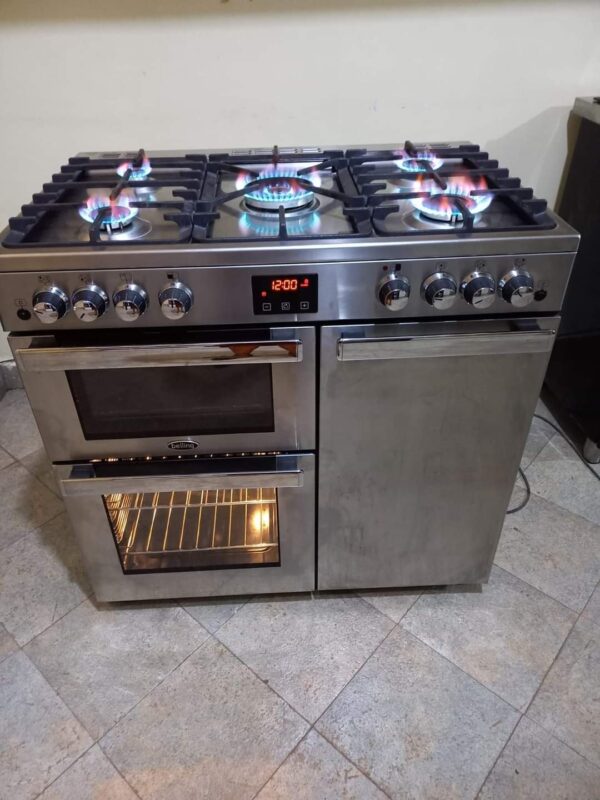 Lagacy standalone cooker 6 gas plates + Full electric oven